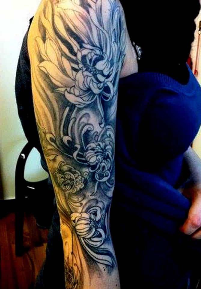 tatouage pivoine Zoran Tattoo Vevey